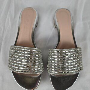 Chinese Laundry Size 8.5 Philippa Silver Rhinestone Embellished Slide Sandals